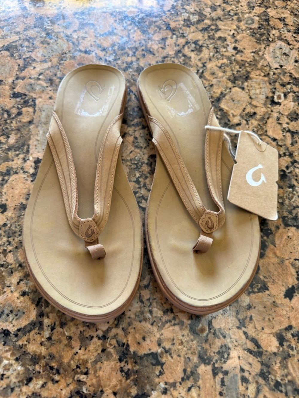 WOMEN'S OLUKAI AUKAI tan sandals